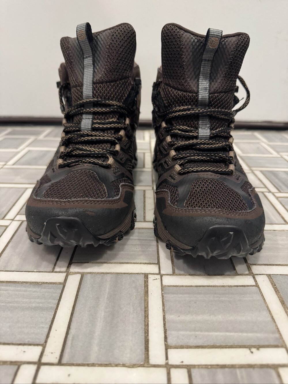 Men’s Merrell Moab 2 Mid Waterproof Hiking Boots Vibram – Brown – 9.5